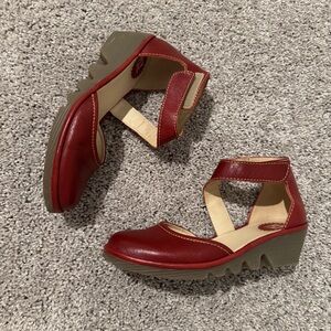 Fly London Maroon 'Piat' Low Pump sz 37